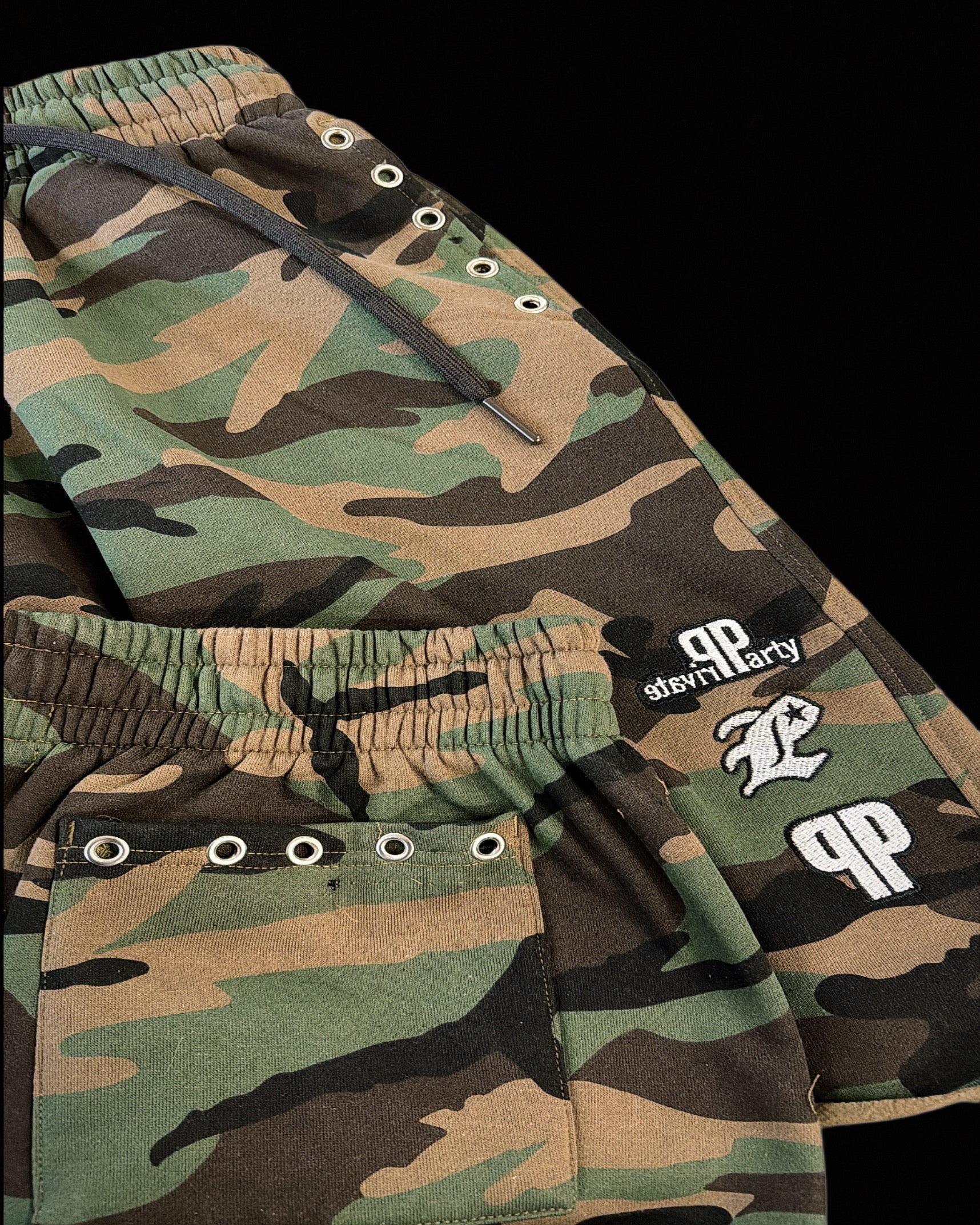 “Soulja Boy” baggy shorts